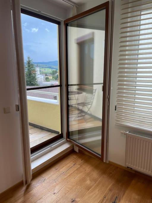 Appartement Seenaehe Mit Gratis Tiefgaragenplatz Seewalchen Exterior photo