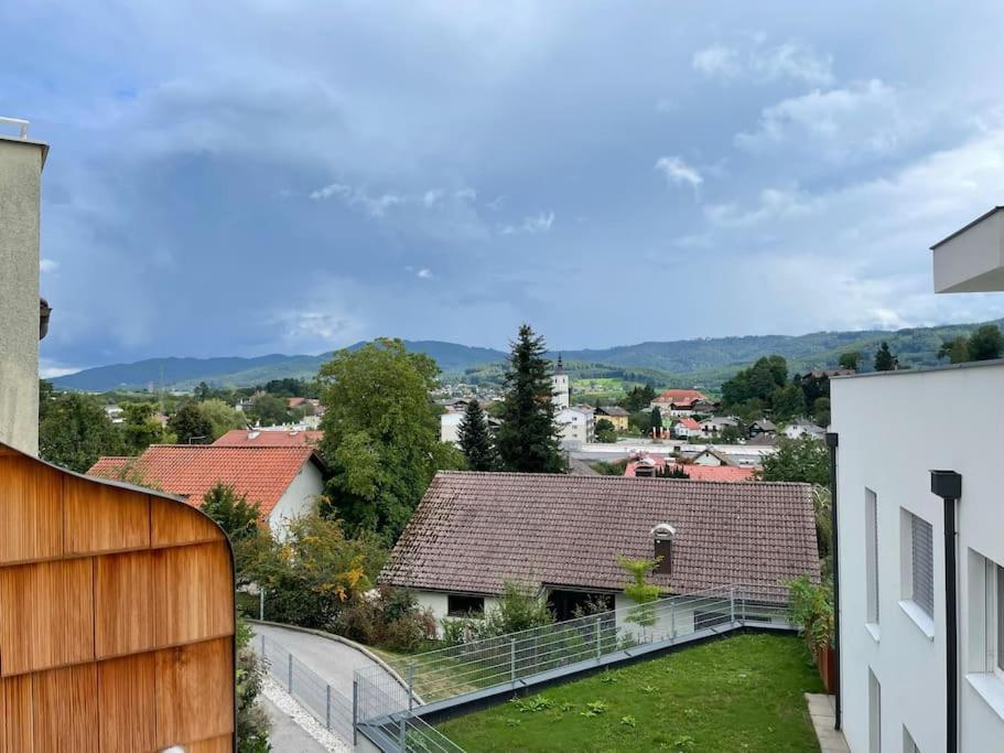 Appartement Seenaehe Mit Gratis Tiefgaragenplatz Seewalchen Exterior photo